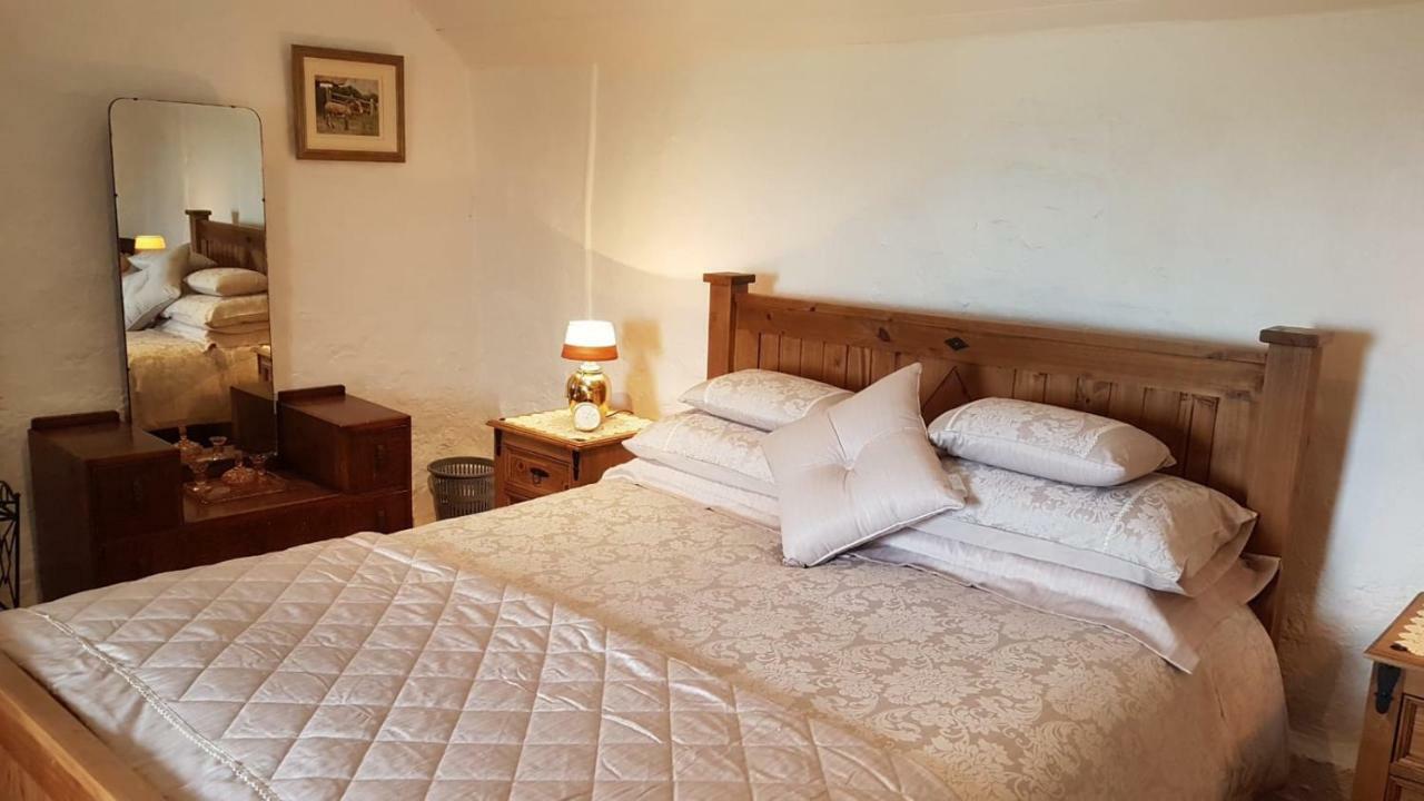 Stunning Views At Ballagh Cottage Newcastle Newcastle  Bagian luar foto
